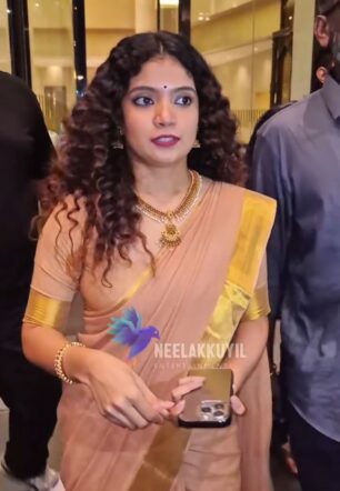 Anna Ben inspired Peach and Gold border Mul cotton saree