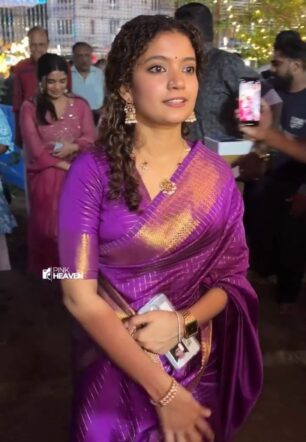 Anna Ben inspired Jari Checks Saree